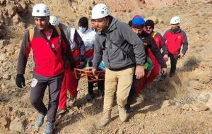 مرگ گردشگر ازنایی بر اثر سقوط از کوه