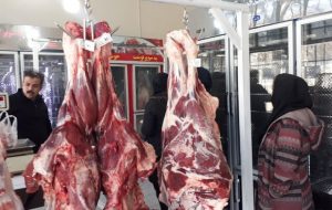 عرضه گوشت گرم در لرستان ۲۰ درصد زیر قیمت بازار