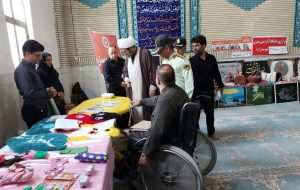 برپایی نمایشگاه صنایع دستی مددجویان بهزیستی درمصلی شهرستان ازنا