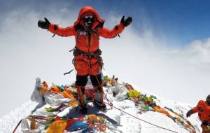 گرفتار شدن ۹ کوهنورد در ارتفاعات اشترانکوه